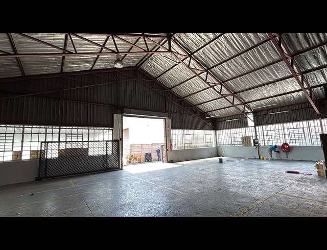 450M² WAREHOUSE TO LET IN JET PARK